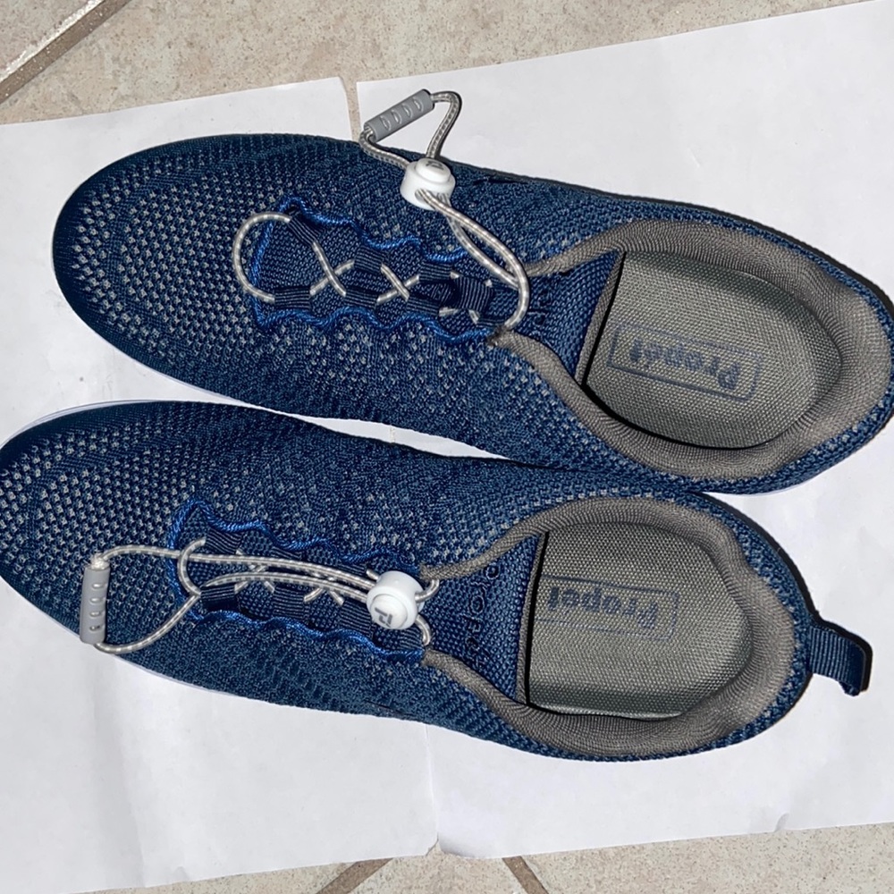 Propét Women's Travel Walker EVO Sneaker Blue Size Co2g